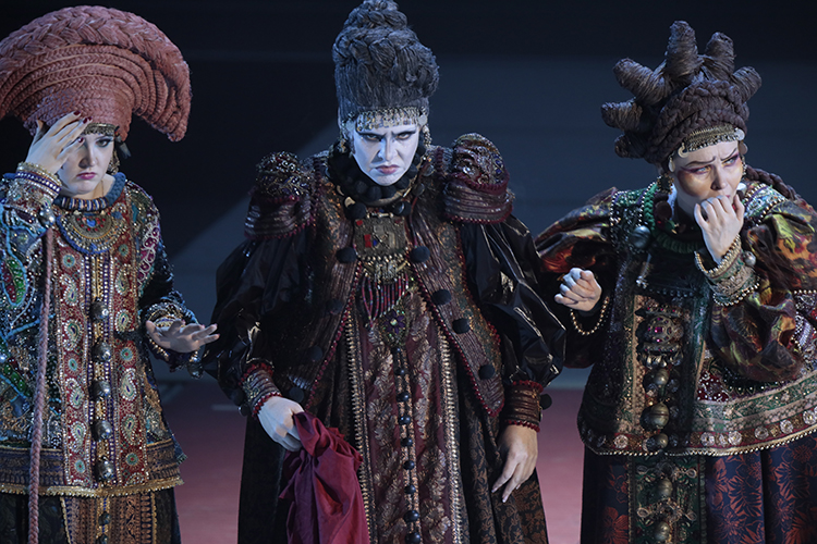 Alina Chertash as The Weaver. <br/>Elena Manistina as Old mother Babarikha. <br/> Ekaterina Shcherbachenko as The Cook. <br/>Photo by Damir Yusupov.