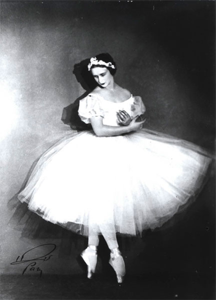 In the title part in Giselle. Photo from the Bolshoi Theatre museum.Photo from the Bolshoi Theatre museum.