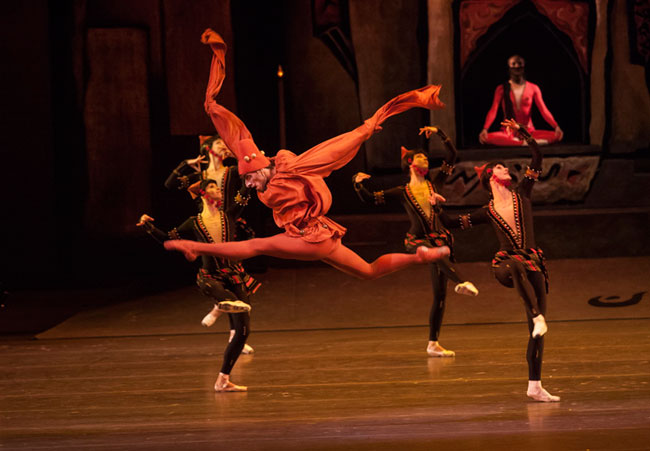 A scene from the performance. <br/> Georgy Gusev as Jester.<br/> Photo by Elena Fetisova.