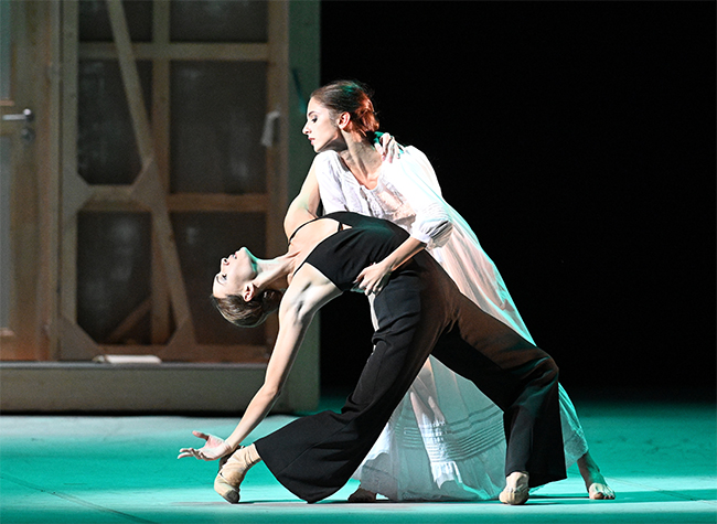 As A Singer in Anna Karenina. Svetlana Zakharova in the title part. Photo by Natalia Voronova.