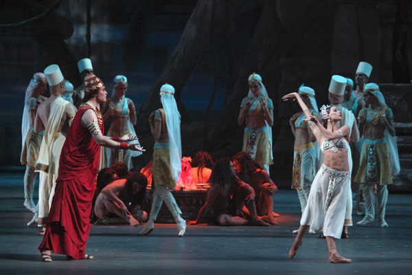  Alexander Fadeyechev as The High Brahmin. Olga Smirnova as Nikia. Photo by Damir Yusupov.