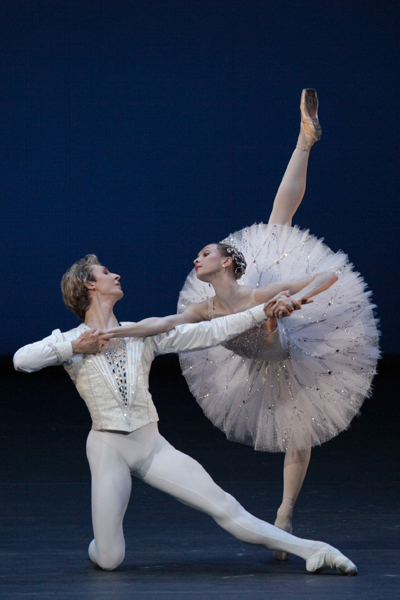 Diamonds.<br/>Semyon Chudin, Olga Smirnova.<br/>Photo by Damir Yusupov.