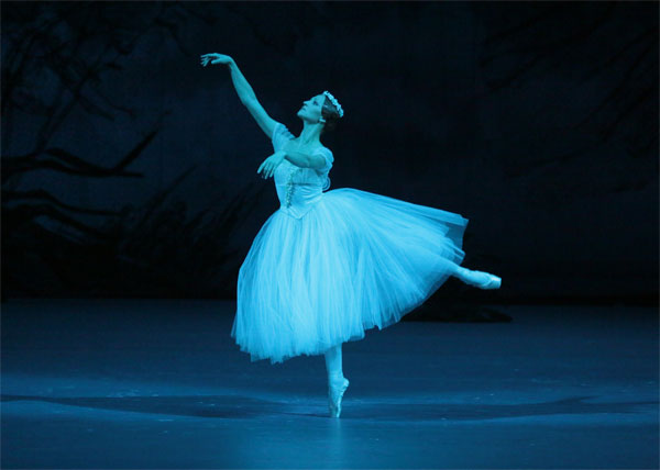 As Wili/Two Wilis in Giselle. Photo by Damir Yusupov.