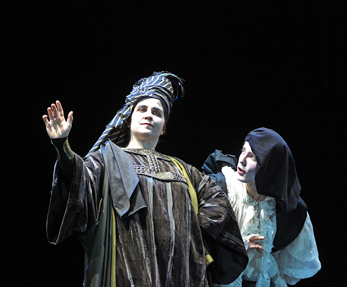 Vera Chekanova as Erechtheus, Vitaly Sobolev as Athenian.<br/>Photo by Alexander Turov.