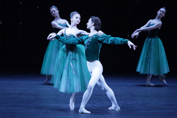 Emeralds.<br/>Evgenia Obraztsova, Vladislav Lantratov.<br/>Photo by Damir Yusupov.