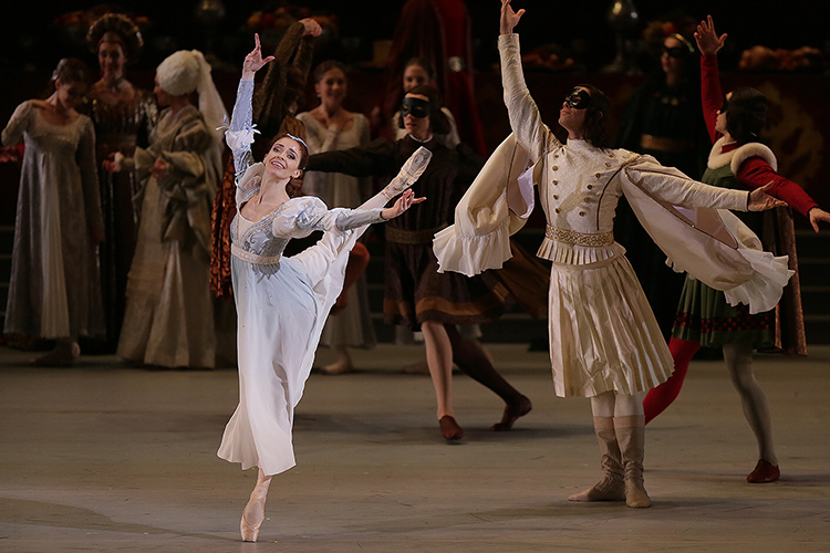 Ekaterina Krysanova as Juliet. Egor Khromushin as Paris.Photo by Damir Yusupov.