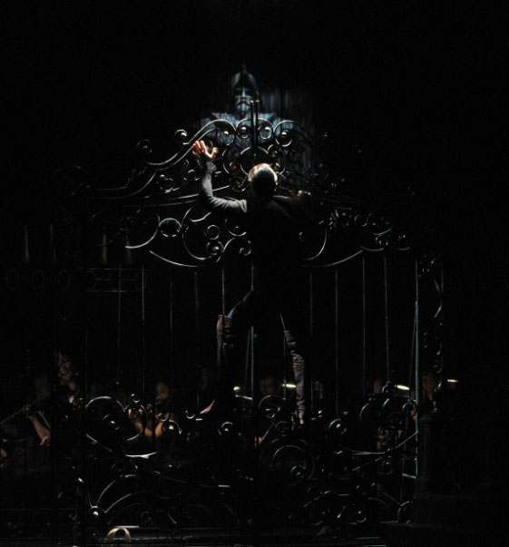 Alexei Mochalov as Don Giovanni. <br> Photo: archive of the Boris Pokrovsky Musical Theatre. 