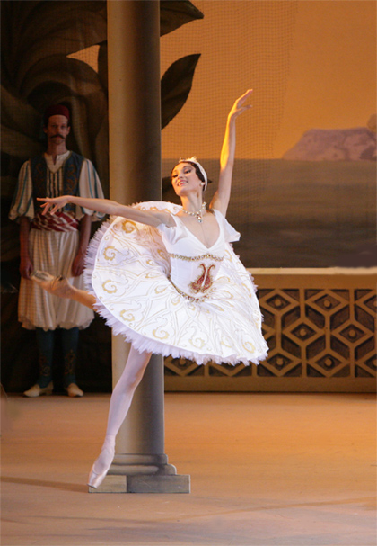 Ekaterina Shipulina as Gulnare.<br/>Photo by Damir Yusupov.