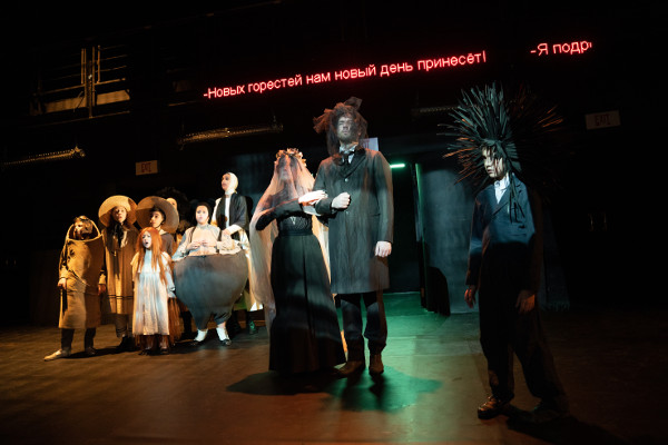 A scene from the performance. Leon Avtaev as Sam.<br>Photo by Pavel Rychkov.