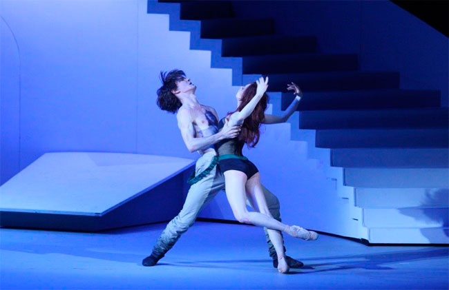 Ekaterina Krysanova as Katharina. Vladislav Lantratov as Petruchio. Photo by Elena Fetisova.