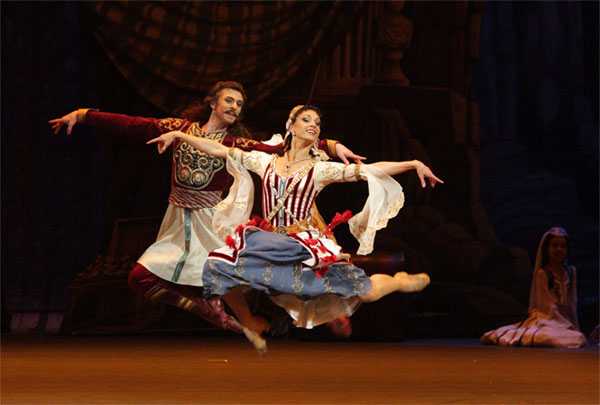 Danse des forbans.<br/>Anna Antropova, Denis Savin.<br/>Photo by Damir Yusupov.