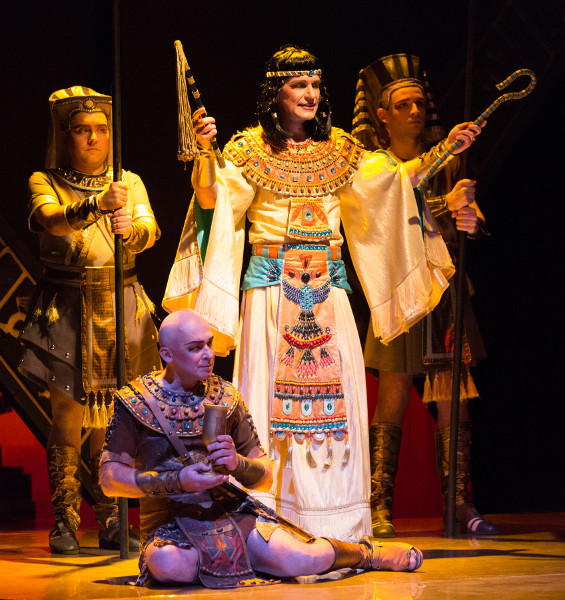 A scene from the performance. As Tolomeo, King of Egypt  in Giulio Cesare and Cleopatra. Alexei Morozov as Achille, Tolomeo’s general.  Photo by Vladimir Mayorov.