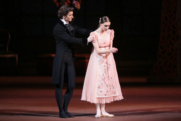 Vladislav Lantratov as Onegin.<br/> Olga Smirnova as Tatiana.<br/> Photo by Damir Yusupov.