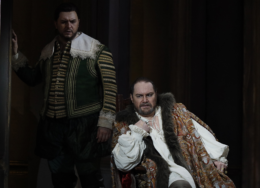 Roman Burdenko as Rodrigo. <br/>Dmitry Ulyanov as Philip II. <br/>Photo by Damir Yusupov.